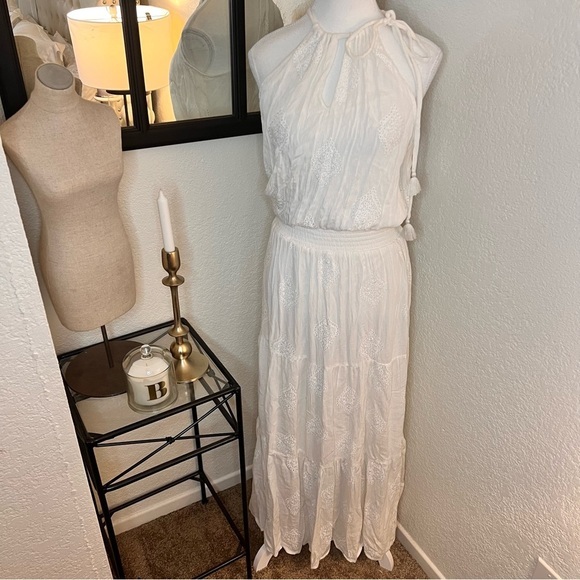 lovestitch Dresses & Skirts - LOVESTITCH White Halter Maxi‎ Dress Size S